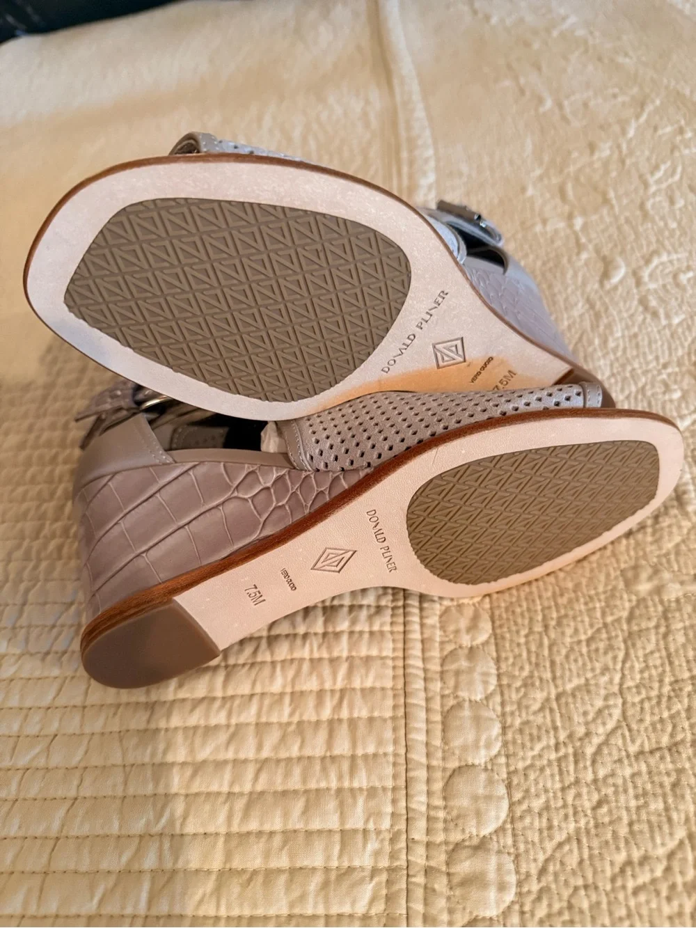 Donald Pliner Open Toe Grey Leather Sandals